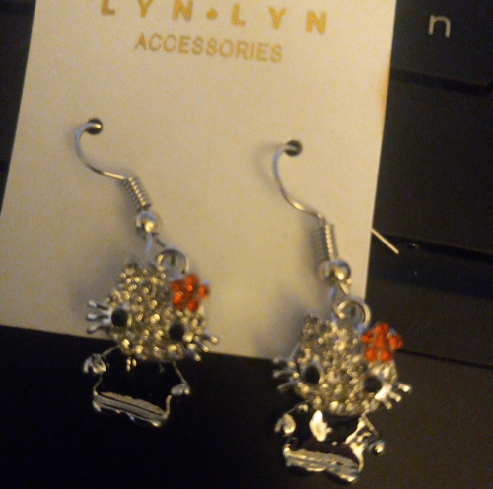 Hello kitty Bling earrings